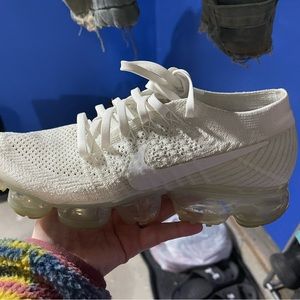 Nike womens vapor max size 9 - clean condition